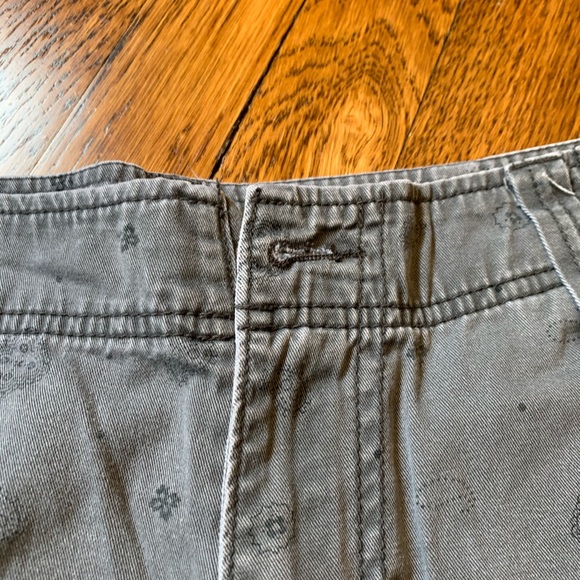 Gray paisley men’s shorts size 32 - Picture 3 of 5